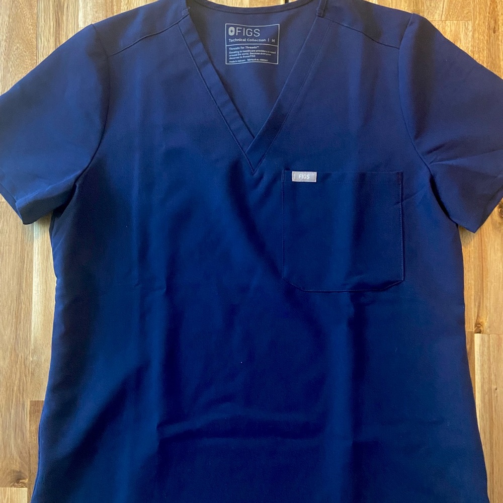 Figs scrub top navy blue M